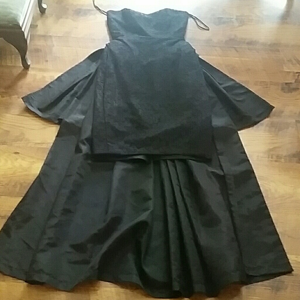 80s/90s Vintage J Reynolds Lace Gala Dress w/ Dramatic Back Cape | XXS-XS